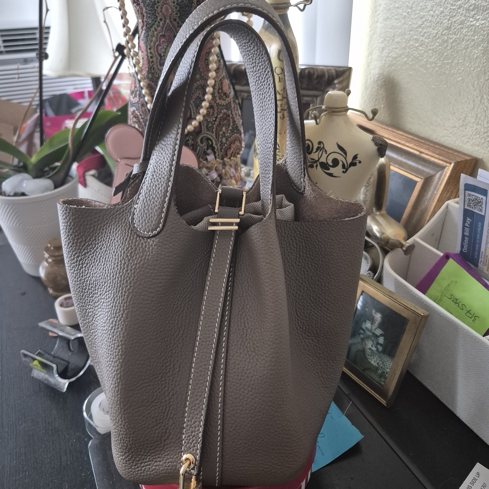 Elegant Taupe Leather Tote Bag